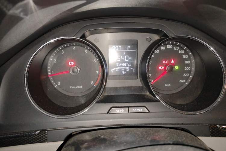 Used Volkswagen Bora 2014 1.6L Automatic Fashion Model Instrument Cluster