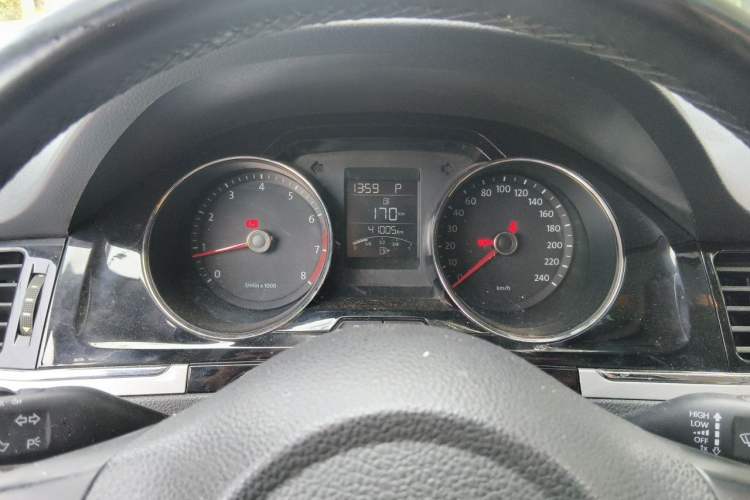 Used Volkswagen Bora 2014 1.6L Automatic Comfort Model Instrument Cluster