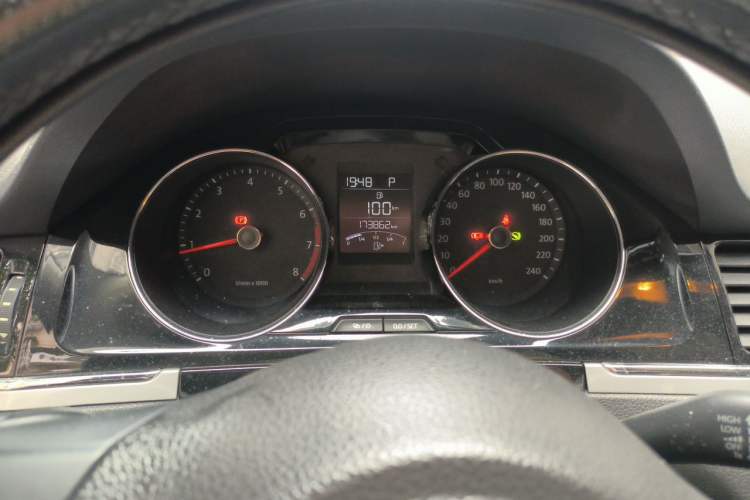 Used Volkswagen Bora 2014 1.6L Automatic Comfort Model Instrument Cluster