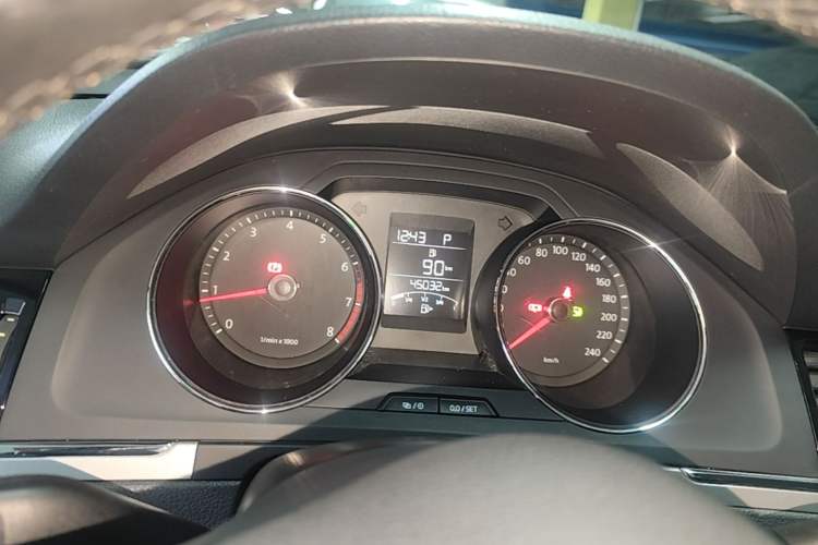 Used Volkswagen Bora 2014 1.6L Automatic Fashion Model Instrument Cluster