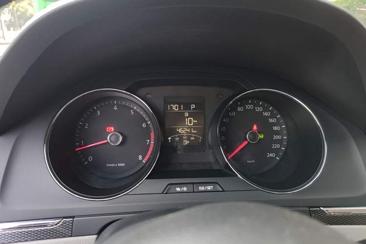 Used Volkswagen Bora 2014 1.6L Automatic Fashion Model Instrument Cluster