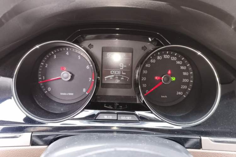 Used Volkswagen Bora 2014 1.6L Automatic Comfort Model Instrument Cluster