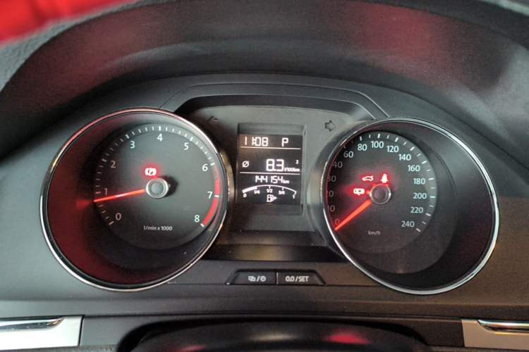 Used Volkswagen Bora 2014 1.6L Automatic Fashion Model Instrument Cluster