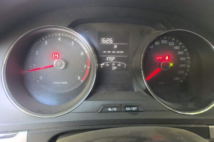 Used Volkswagen Bora 2014 1.6L Automatic Fashion Model Instrument Cluster