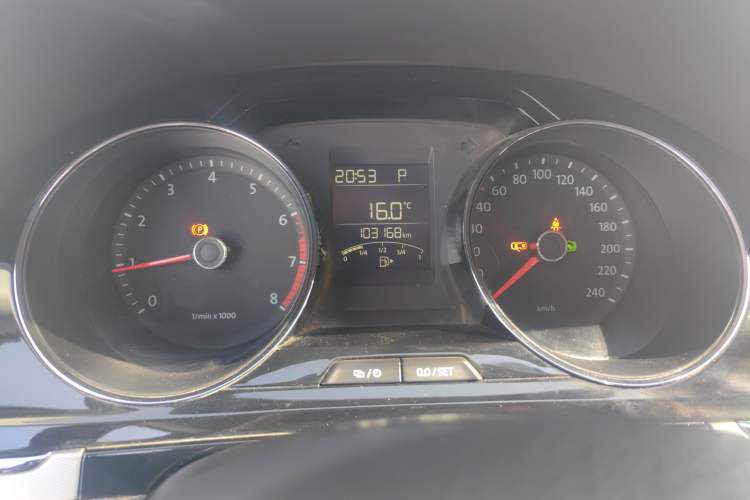 Used Volkswagen Bora 2014 1.6L Automatic Comfort Model Instrument Cluster
