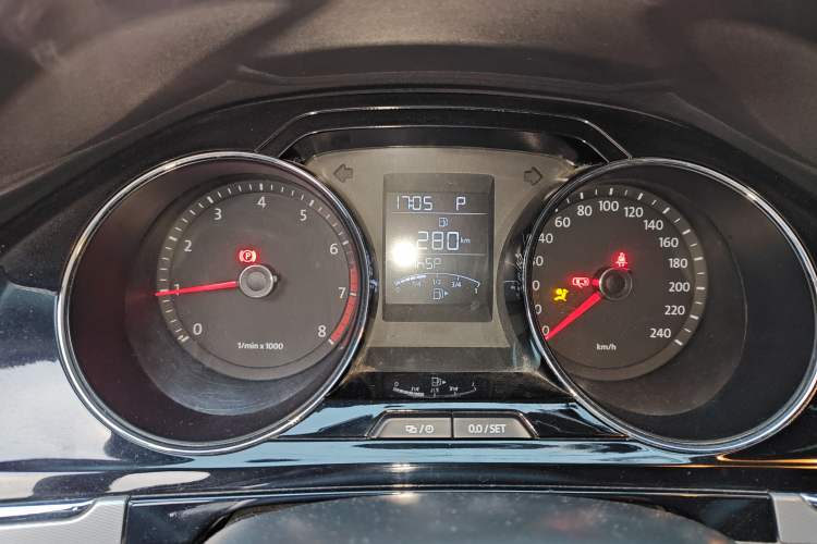 Used Volkswagen Bora 2014 1.6L Automatic Comfort Model Instrument Cluster