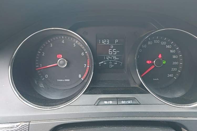 Used Volkswagen Bora 2014 1.6L Automatic Fashion Model Instrument Cluster