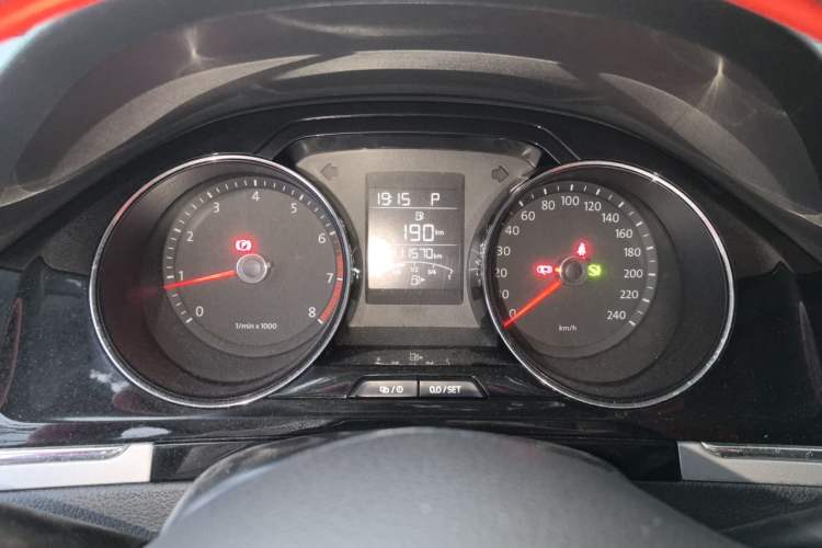 Used Volkswagen Bora 2014 1.6L Automatic Comfort Model Instrument Cluster