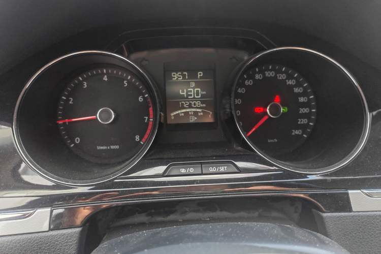 Used Volkswagen Bora 2014 1.6L Automatic Comfort Model Instrument Cluster