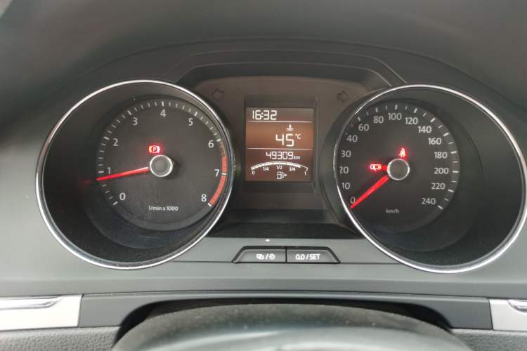 Used Volkswagen Bora 2014 1.6L Manual Fashion Edition Instrument Cluster