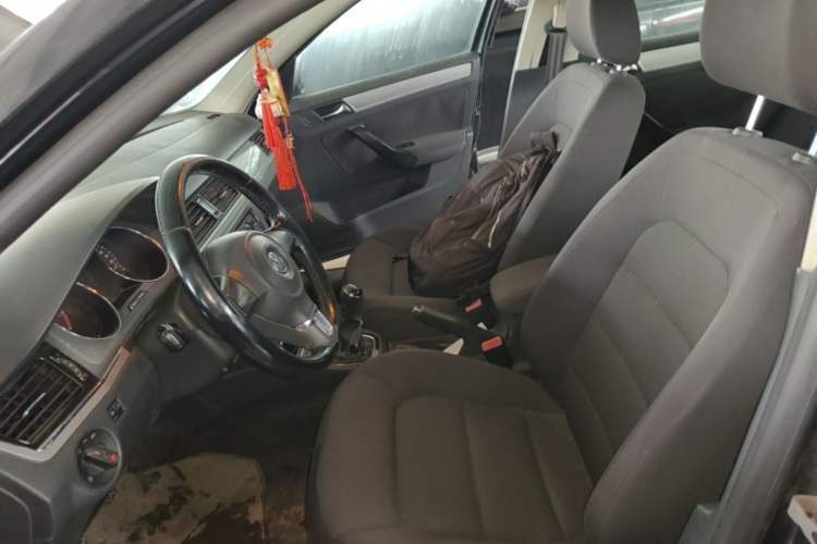 Used Volkswagen Bora 2014 1.6L Manual Fashion Edition Left Front Seat