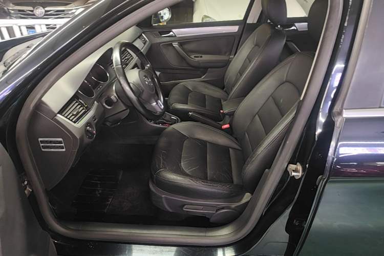 Used Volkswagen Bora 2014 1.6L Automatic Fashion Model Left Front Seat