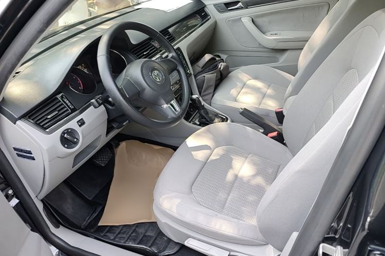 Used Volkswagen Bora 2014 1.6L Automatic Fashion Model Left Front Seat