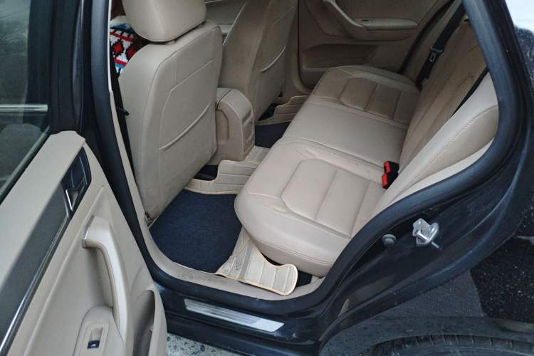 Used Volkswagen Bora 2014 1.6L Automatic Comfort Model Left Rear Seat