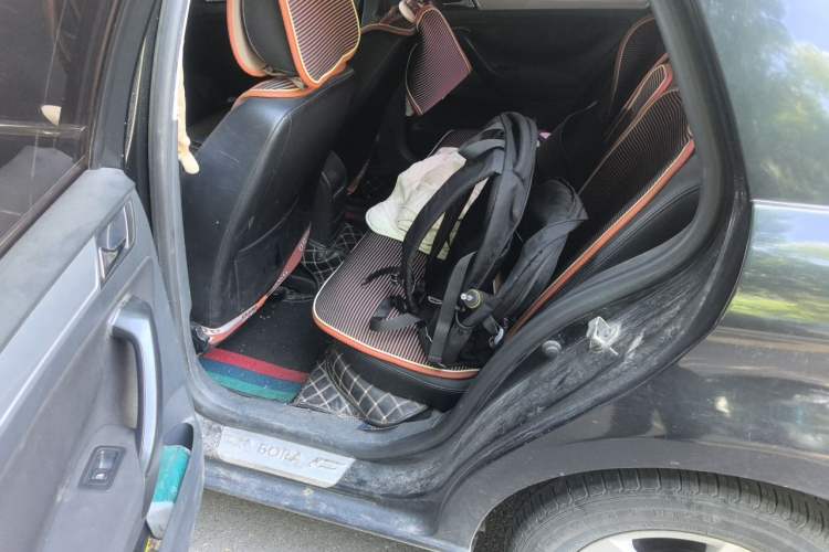 Used Volkswagen Bora 2014 1.6L Automatic Fashion Model Left Rear Seat