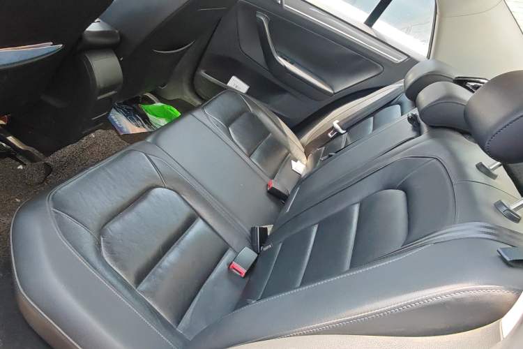Used Volkswagen Bora 2014 1.6L Automatic Comfort Model Left Rear Seat