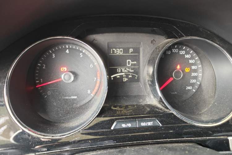 Used Volkswagen Bora 2014 1.4TSI Automatic Sportline Odometer Close Up