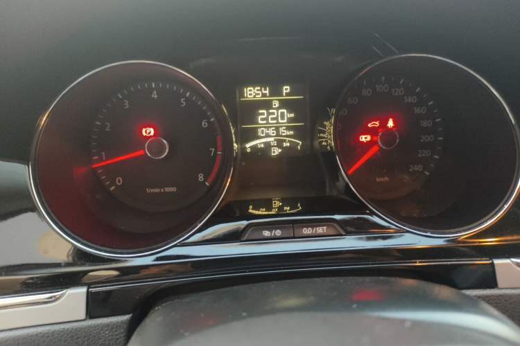 Used Volkswagen Bora 2014 1.6L Automatic Comfort Model Odometer Close Up