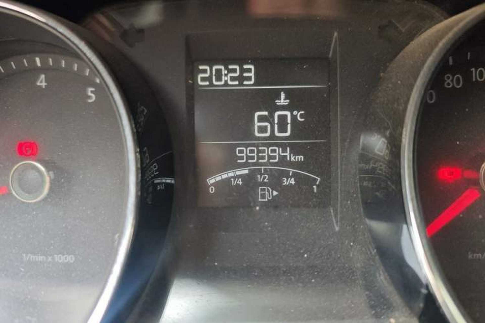 Used Volkswagen Bora 2014 1.4 TSI Manual Comfort Model Odometer Close Up