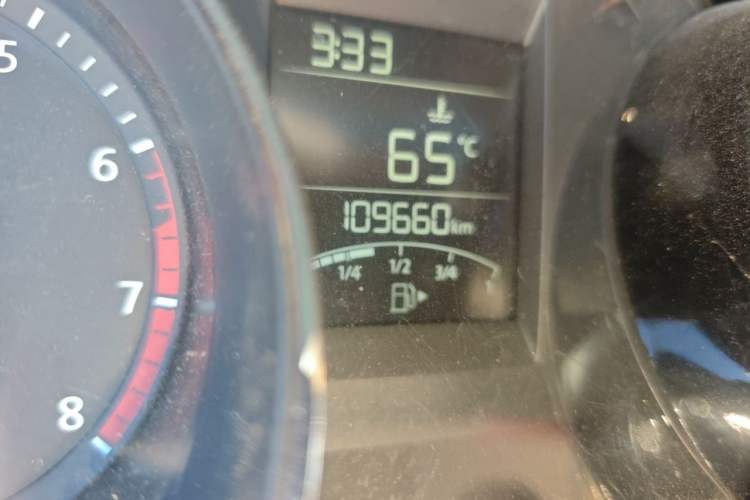 Used Volkswagen Bora 2014 1.6L Manual Comfort Model Odometer Close Up
