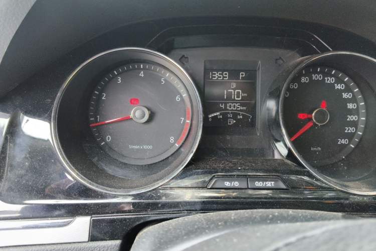 Used Volkswagen Bora 2014 1.6L Automatic Comfort Model Odometer Close Up
