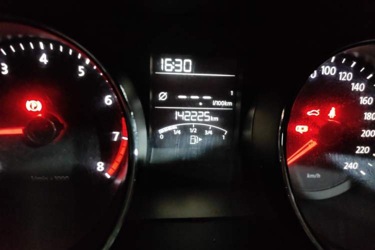 Used Volkswagen Bora 2014 1.6L Manual Fashion Edition Odometer Close Up