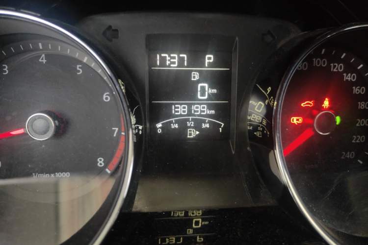 Used Volkswagen Bora 2014 1.6L Automatic Comfort Model Odometer Close Up
