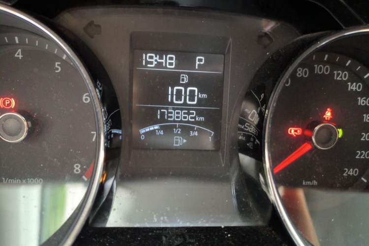 Used Volkswagen Bora 2014 1.6L Automatic Comfort Model Odometer Close Up