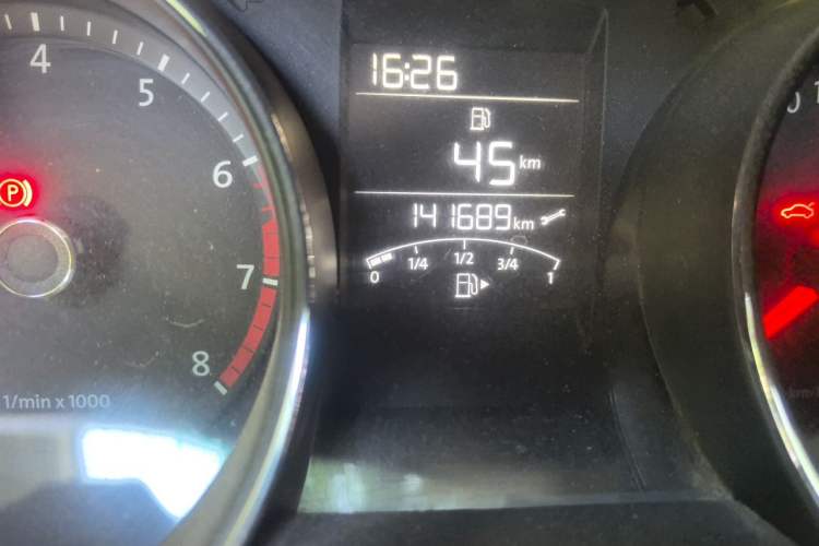 Used Volkswagen Bora 2014 1.6L Automatic Fashion Model Odometer Close Up