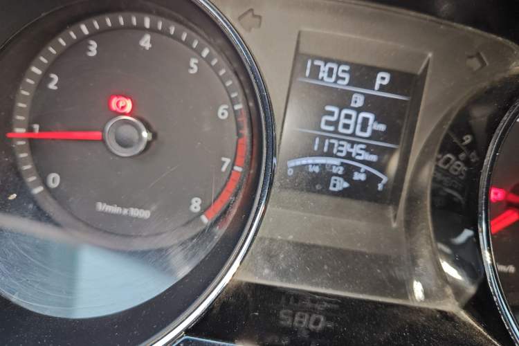 Used Volkswagen Bora 2014 1.6L Automatic Comfort Model Odometer Close Up