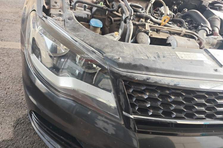 Used Volkswagen Bora 2014 1.4TSI Automatic Sportline Right Front Headlight