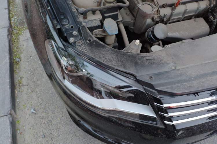 Used Volkswagen Bora 2014 1.6L Automatic Comfort Model Right Front Headlight