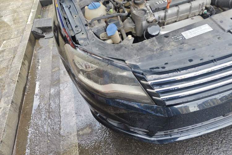 Used Volkswagen Bora 2014 1.6L Automatic Comfort Model Right Front Headlight
