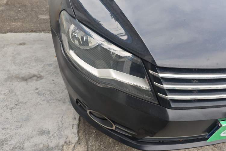 Used Volkswagen Bora 2014 1.4 TSI Manual Comfort Model Right Front Headlight
