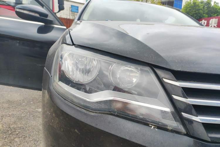 Used Volkswagen Bora 2014 1.6L Manual Comfort Model Right Front Headlight