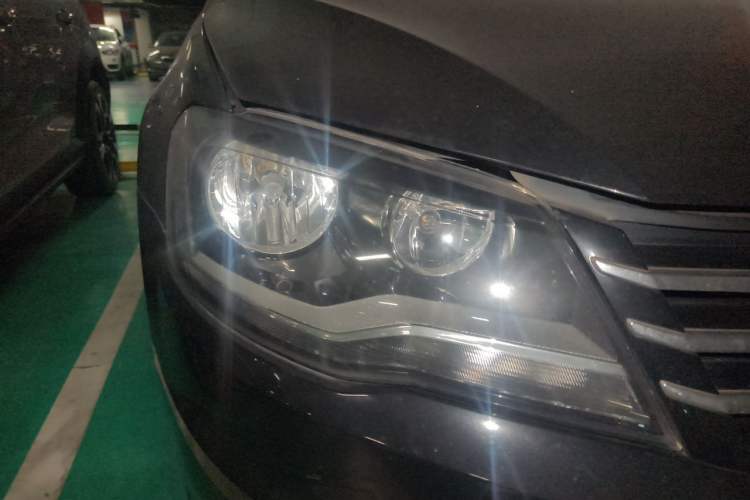 Used Volkswagen Bora 2014 1.6L Automatic Comfort Model Right Front Headlight