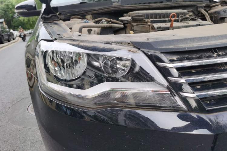 Used Volkswagen Bora 2014 1.6L Manual Fashion Edition Right Front Headlight