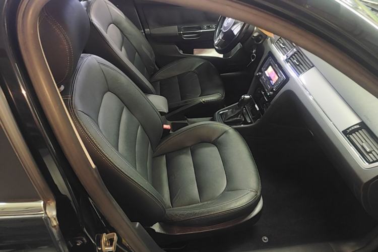 Used Volkswagen Bora 2014 1.6L Automatic Fashion Model Right Front Seat