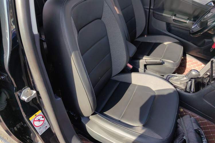 Used Volkswagen Bora 2014 1.6L Automatic Comfort Model Right Front Seat
