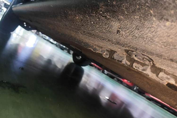 Used Volkswagen Bora 2014 1.6L Automatic Fashion Model Right Side Sill