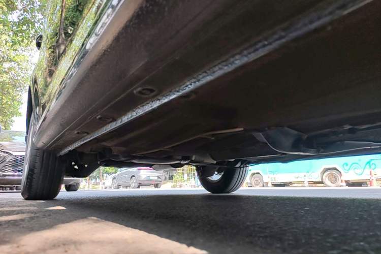 Used Volkswagen Bora 2014 1.6L Automatic Fashion Model Right Side Sill