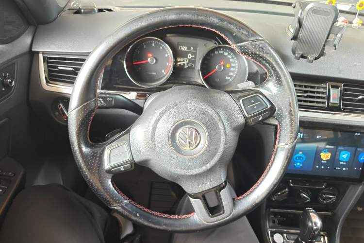 Used Volkswagen Bora 2014 1.4TSI Automatic Sportline Steering Wheel