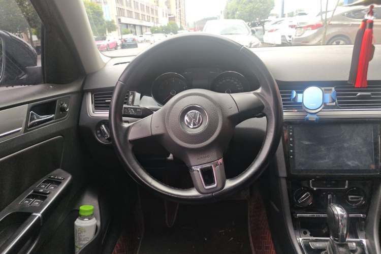 Used Volkswagen Bora 2014 1.6L Automatic Comfort Model Steering Wheel