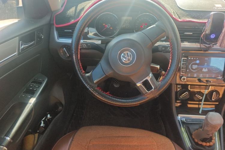 Used Volkswagen Bora 2014 1.6L Manual Comfort Model Steering Wheel
