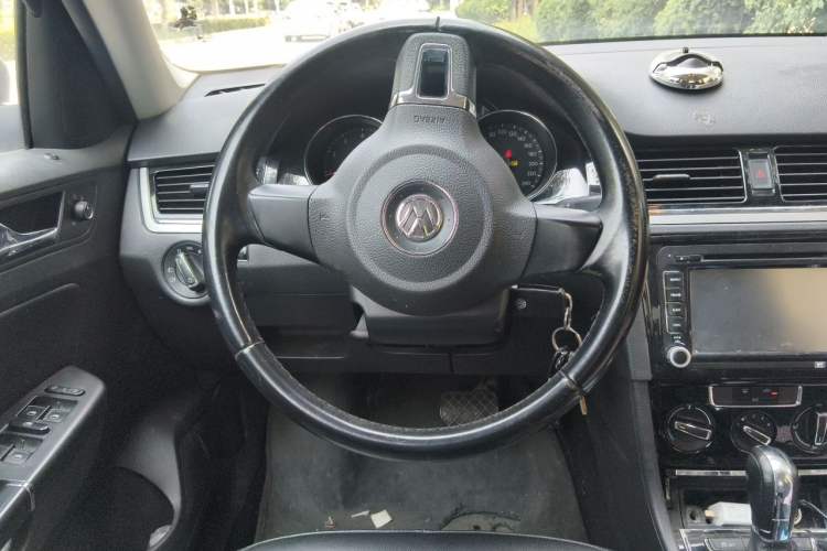 Used Volkswagen Bora 2014 1.6L Automatic Comfort Model Steering Wheel