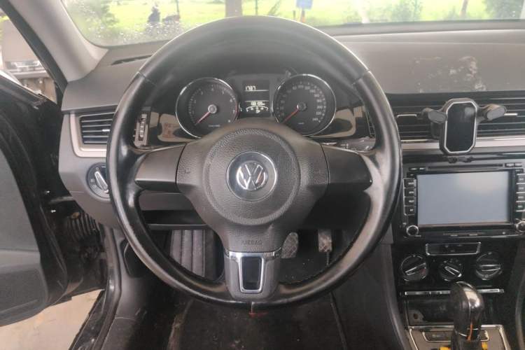 Used Volkswagen Bora 2014 1.6L Automatic Comfort Model Steering Wheel