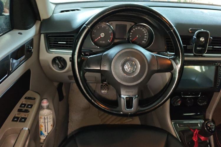 Used Volkswagen Bora 2014 1.6L Manual Fashion Edition Steering Wheel