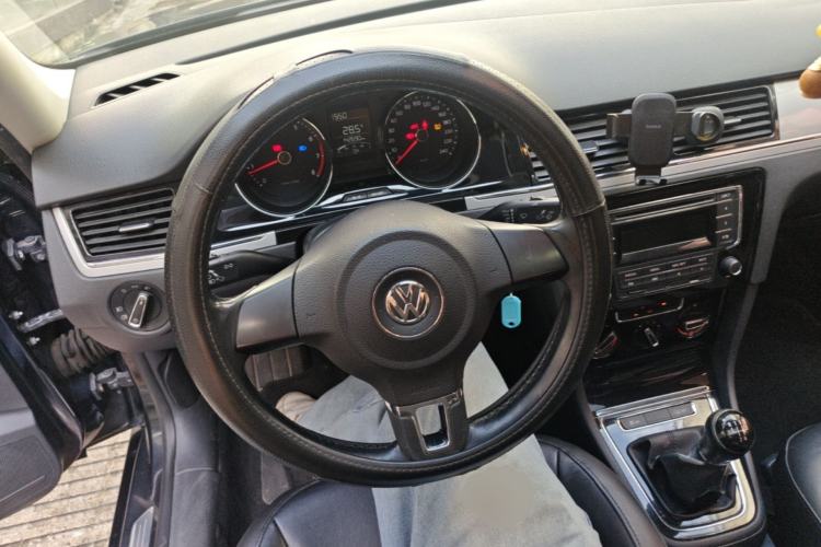 Used Volkswagen Bora 2014 1.6L Manual Comfort Model Steering Wheel