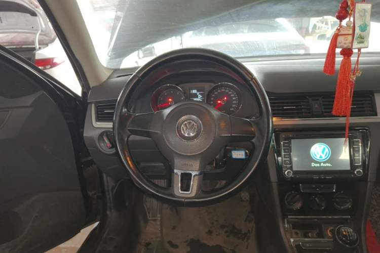Used Volkswagen Bora 2014 1.6L Manual Fashion Edition Steering Wheel