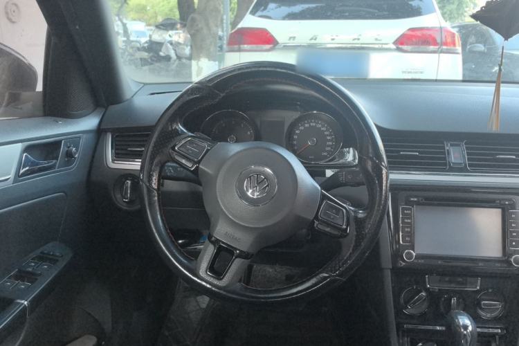 Used Volkswagen Bora 2014 1.4TSI Automatic Sportline Steering Wheel